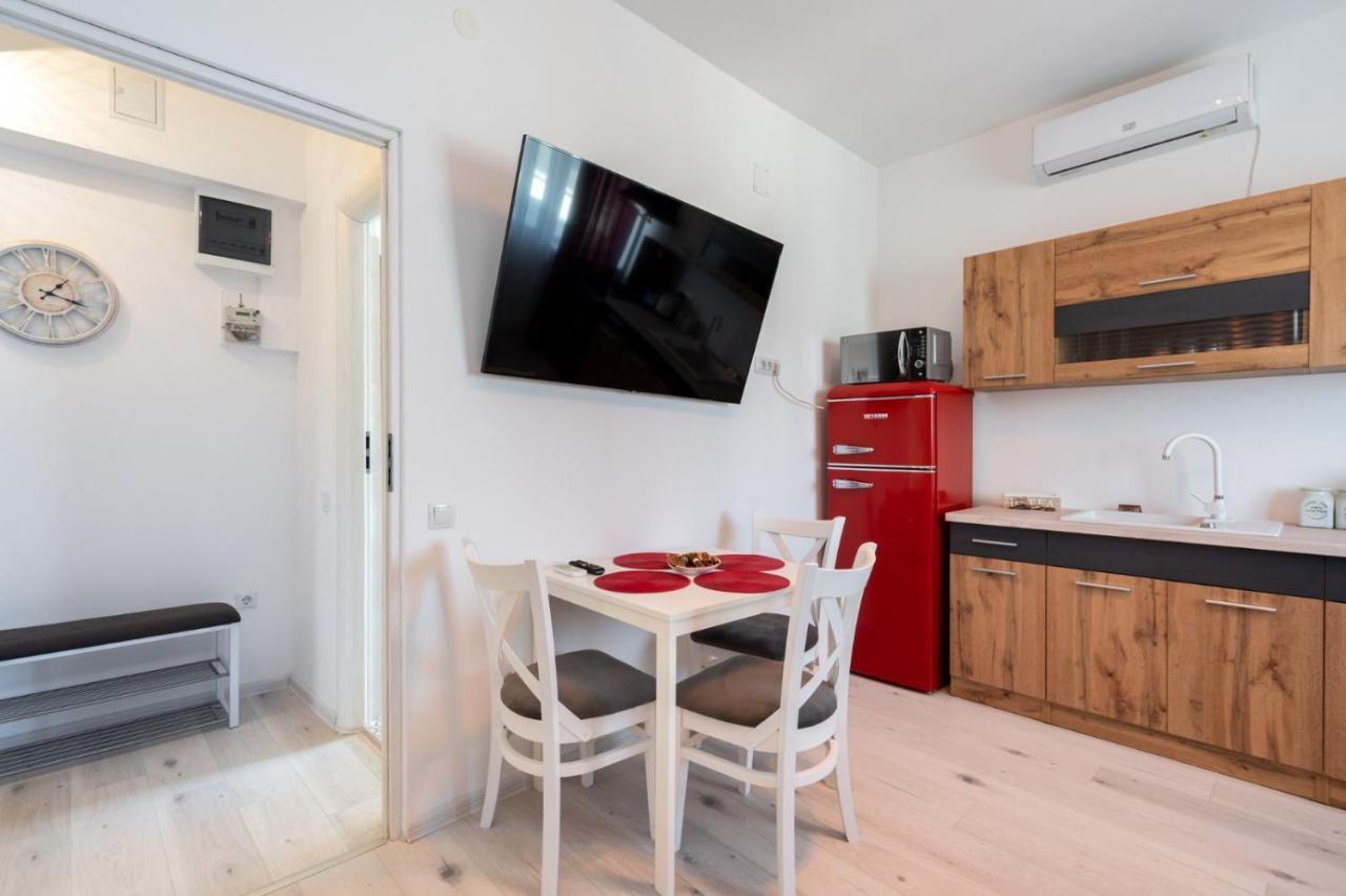 Spacious And Cozy Apartment In Central Bukarest Exteriör bild