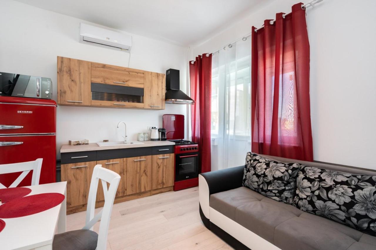 Spacious And Cozy Apartment In Central Bukarest Exteriör bild