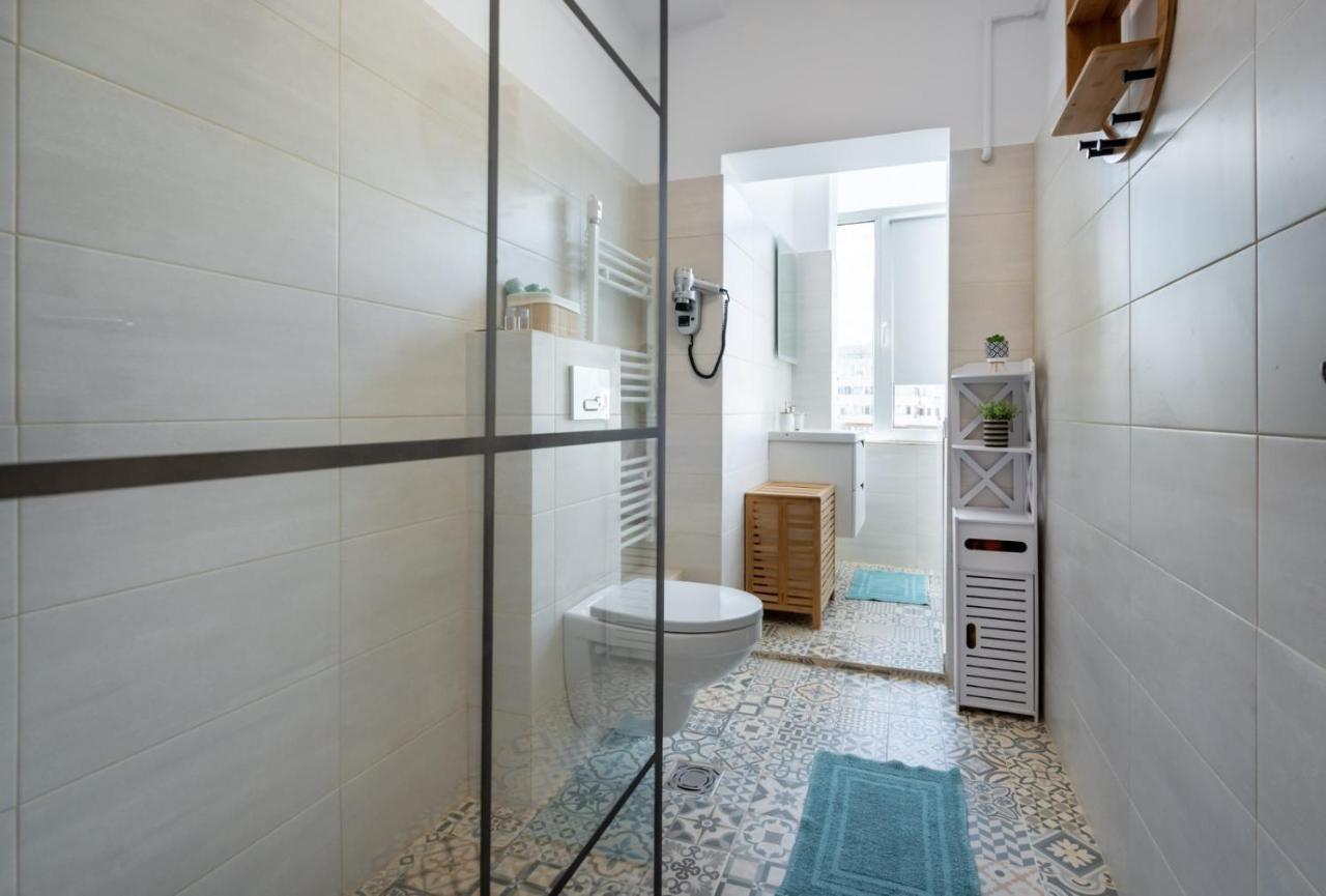 Spacious And Cozy Apartment In Central Bukarest Exteriör bild
