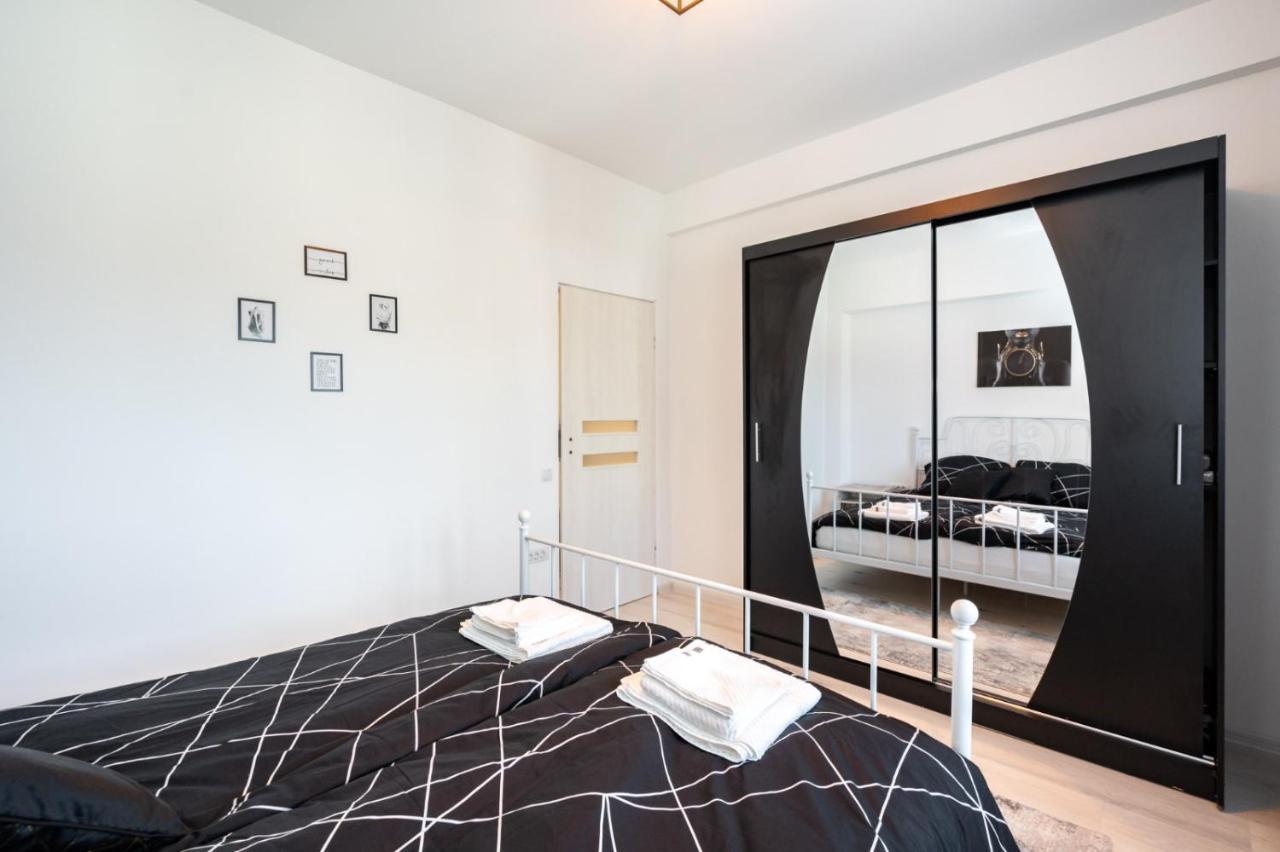 Spacious And Cozy Apartment In Central Bukarest Exteriör bild