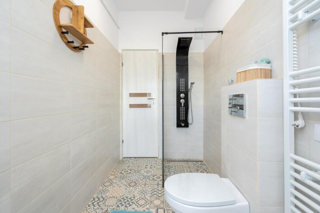 Spacious And Cozy Apartment In Central Bukarest Exteriör bild